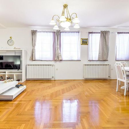 Central Apartment Smiley - Free Parking Zagreb Dış mekan fotoğraf
