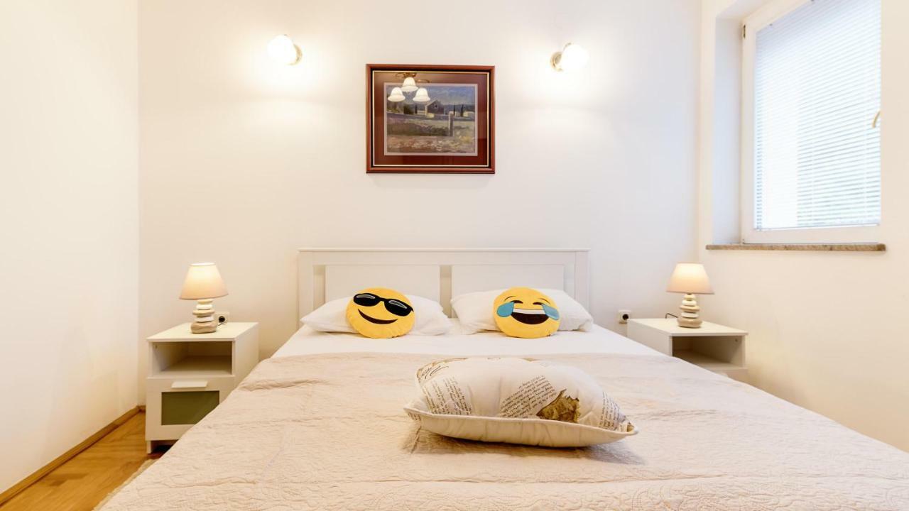 Central Apartment Smiley - Free Parking Zagreb Dış mekan fotoğraf