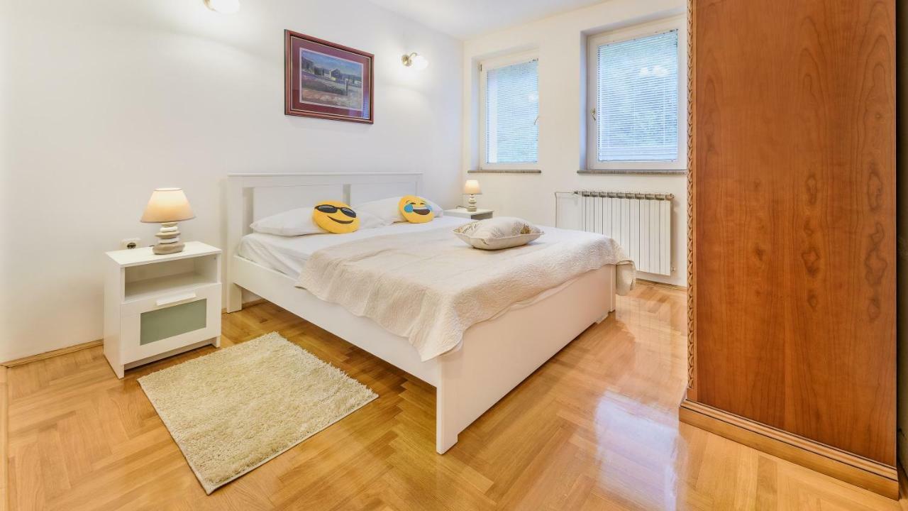 Central Apartment Smiley - Free Parking Zagreb Dış mekan fotoğraf