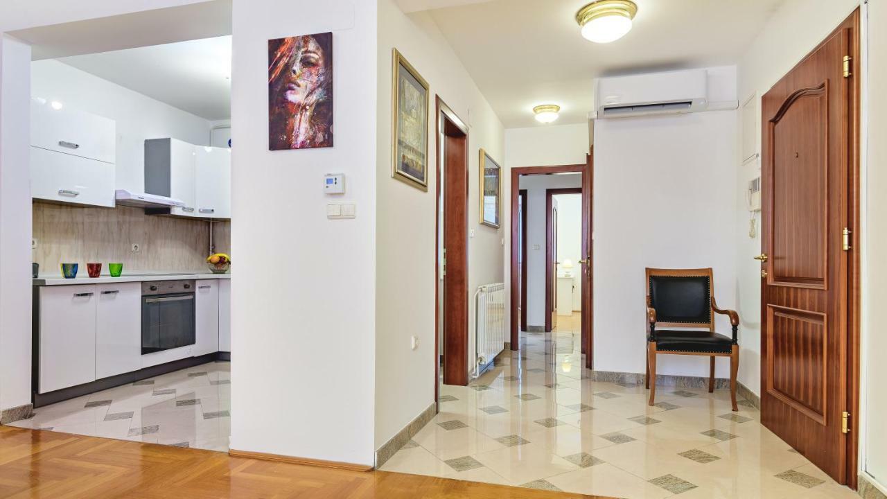 Central Apartment Smiley - Free Parking Zagreb Dış mekan fotoğraf