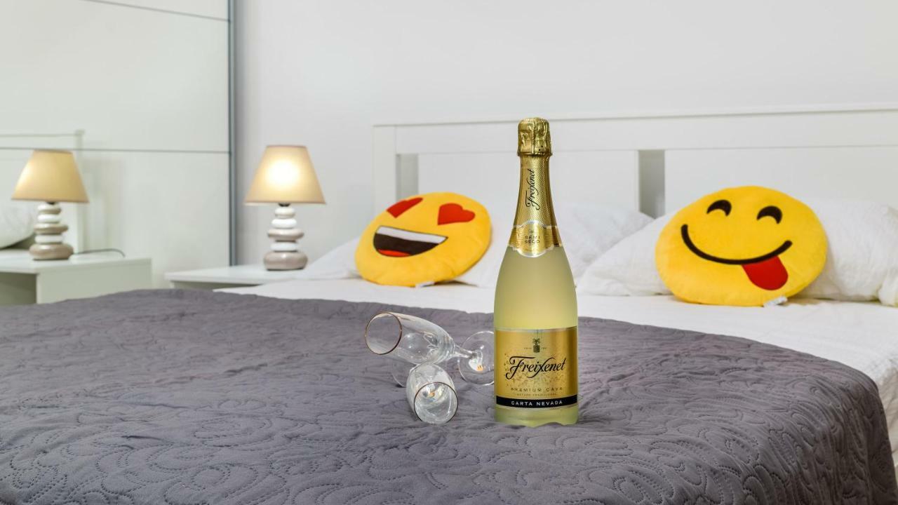 Central Apartment Smiley - Free Parking Zagreb Dış mekan fotoğraf