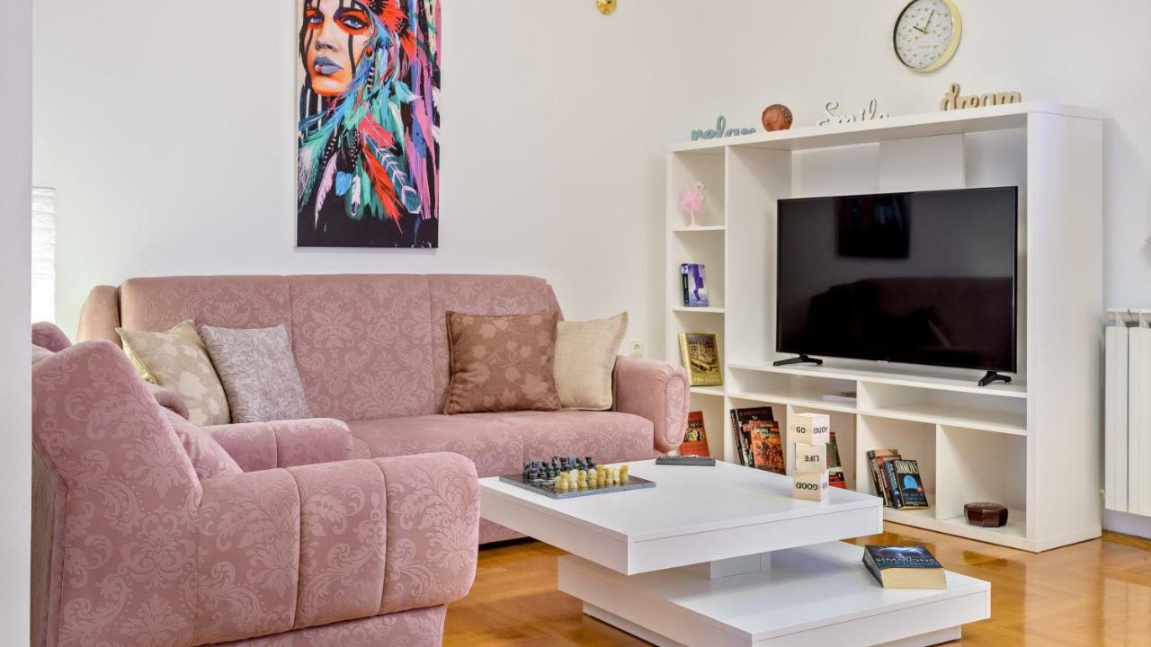 Central Apartment Smiley - Free Parking Zagreb Dış mekan fotoğraf